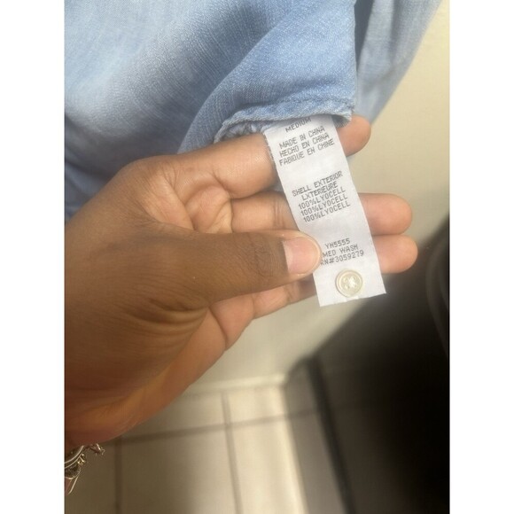 Thread Supply Soft Button Down Shirt Roll Tab Sleeve Blue Denim Size Medium Tie - Picture 2 of 6